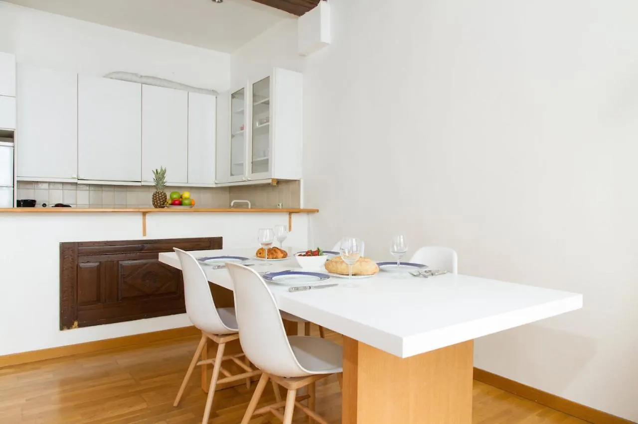 St Germain - La Monnaie City Apartment Paris